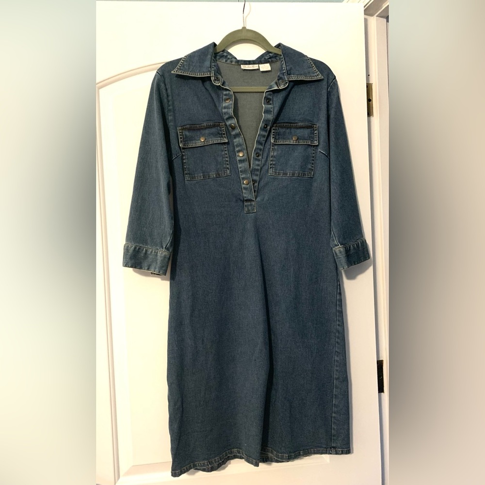 Dress - Picture 2 of 2